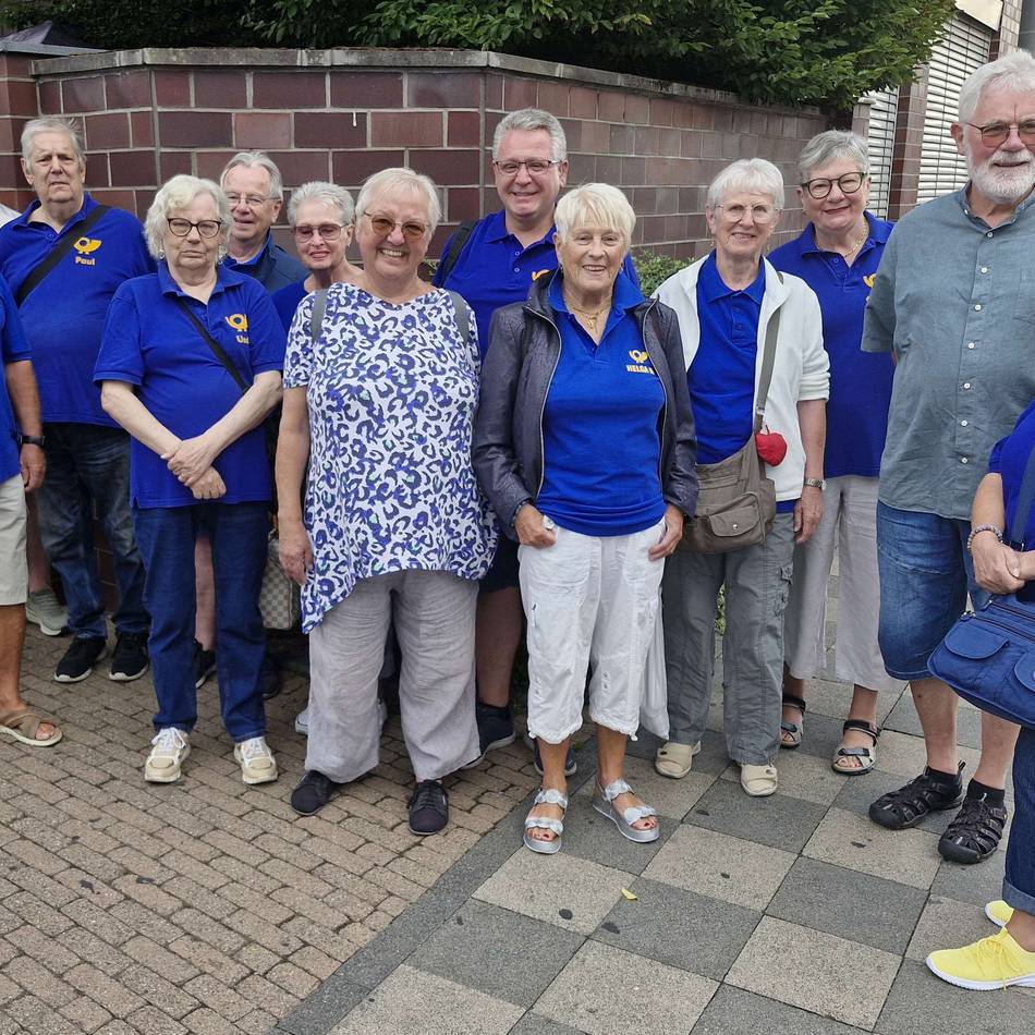 Heimatverein in Langenfeld: Postalia-Kutschergarde erkundet Blaubeeren, Schloss und Venlo