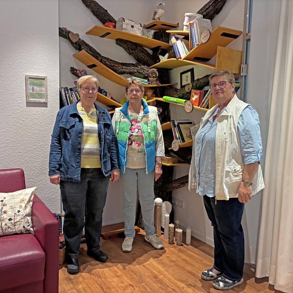 Spende für Krefelder Einrichtung: Kommunionkleiderteam unterstützt Kinderzentrum in Krefeld