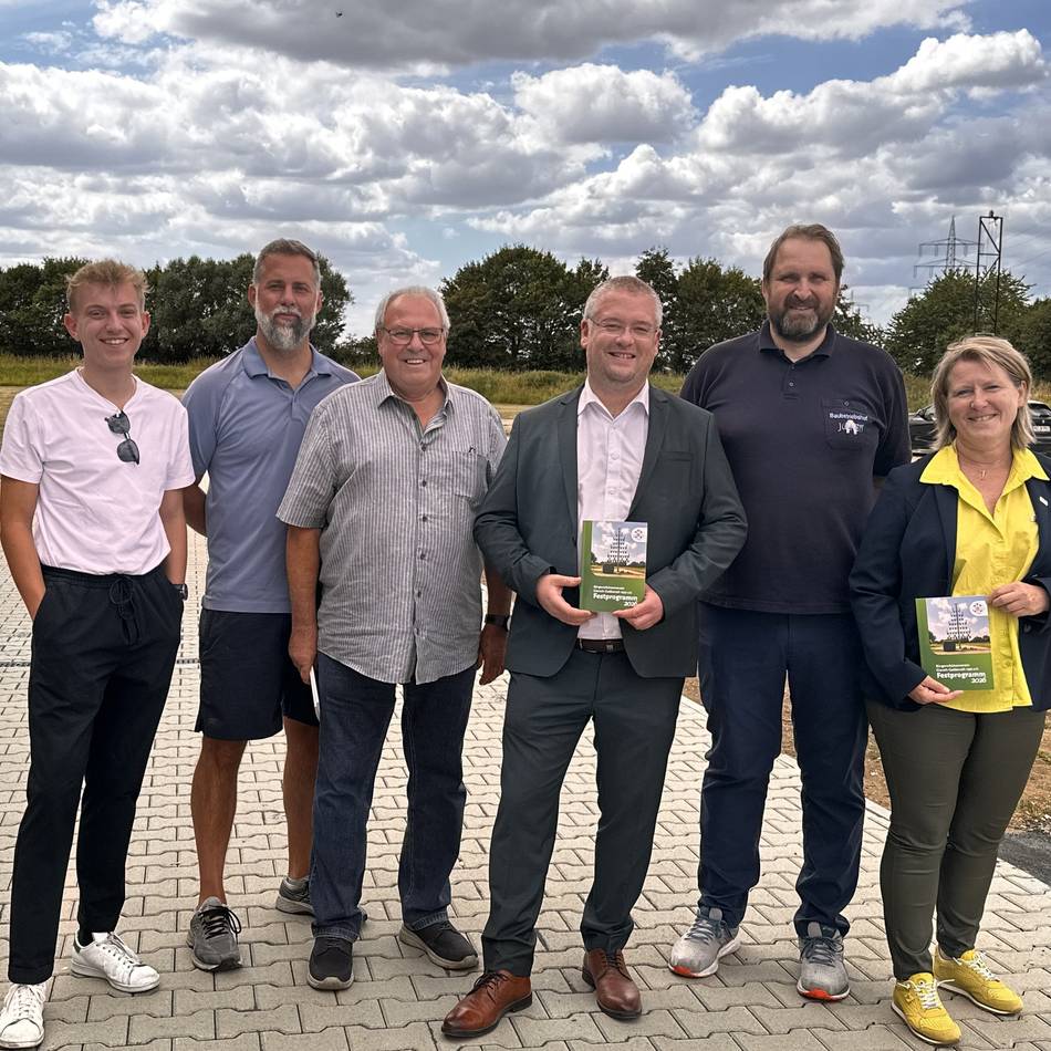 BSV in Jüchen: Schützenverein pflastert Zuwegung zum Zelt selbst