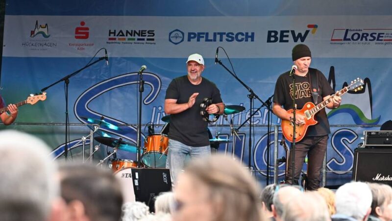 „Live unterm Schloss“ in Hückeswagen: Vier Konzerte, positives Fazit und rockiges Finale