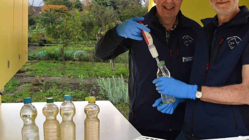 Aktion in der Innenstadt: VSR-Gewässerschutz testet Brunnenwasser