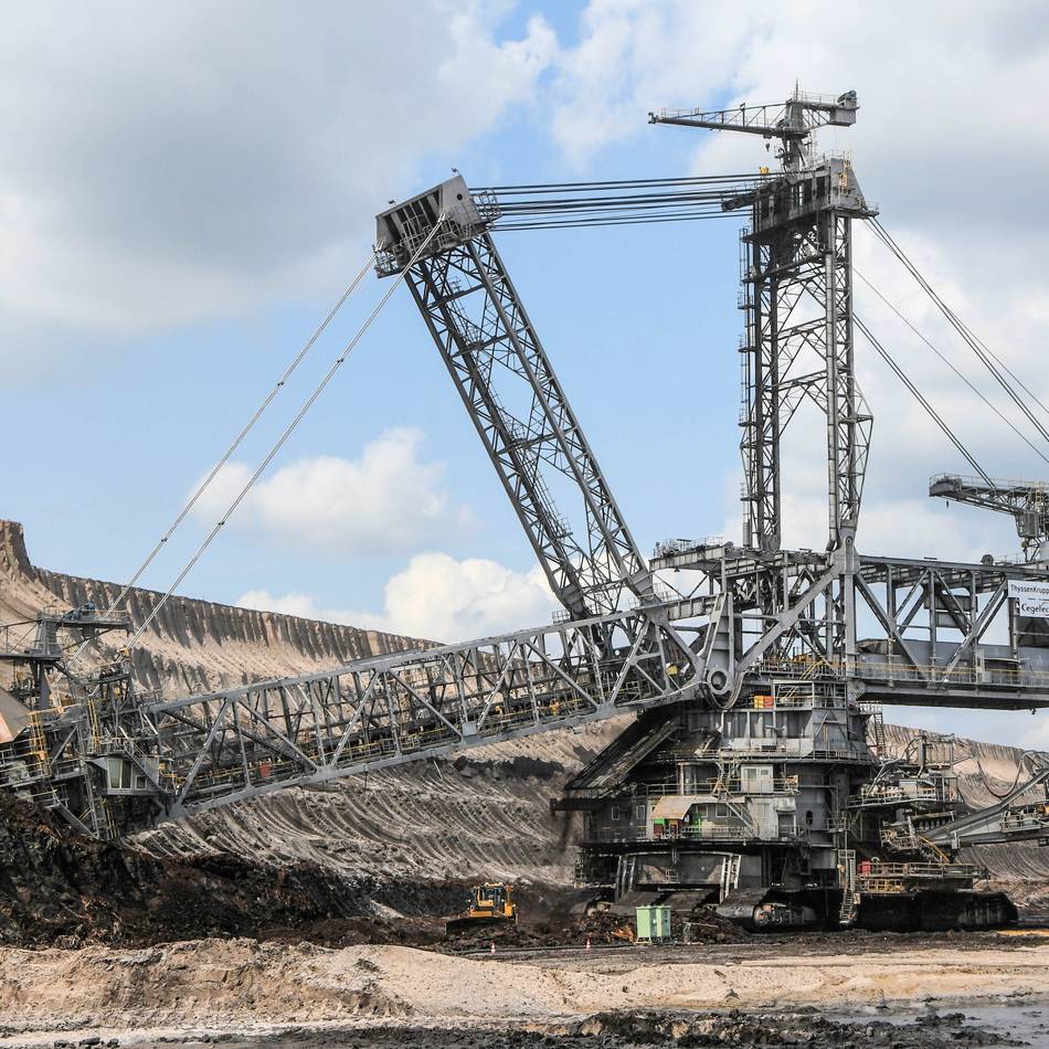 RWE schickt Schaufelradbagger auf Reisen: Havariert, repariert und reisefreudig – das ist der Bagger, der die A44 quert