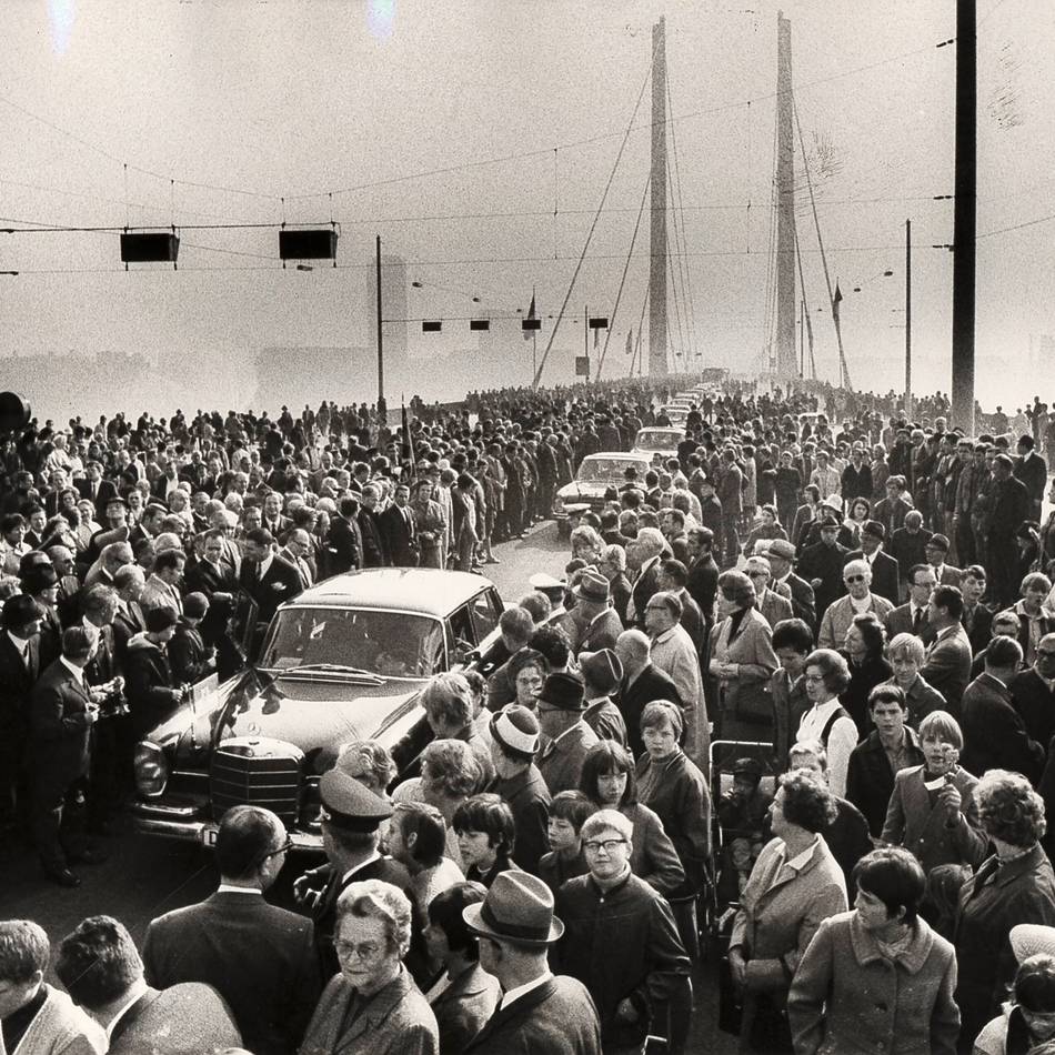 Besondere Aktion zum Geburtstag: 80 Bilder aus 80 Jahren NRW als Plakate in Düsseldorf – und bei uns als Bildergalerie