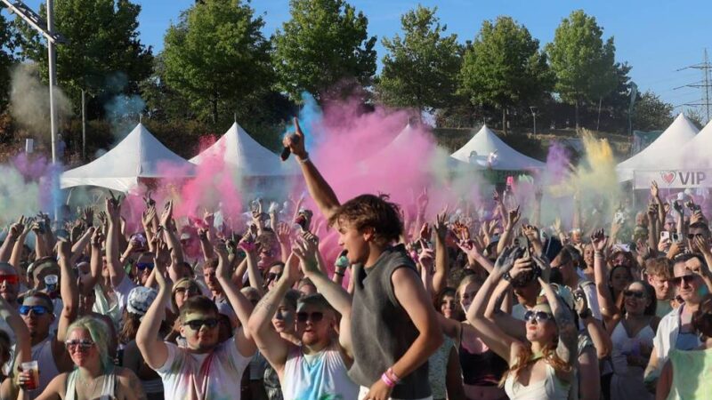 Holi-Festival Leverkusen 2026: Neuland-Park in Regenbogen-Farben