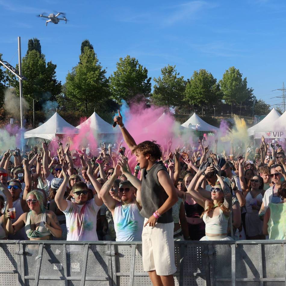 Holi-Festival Leverkusen 2026: Neuland-Park in Regenbogen-Farben