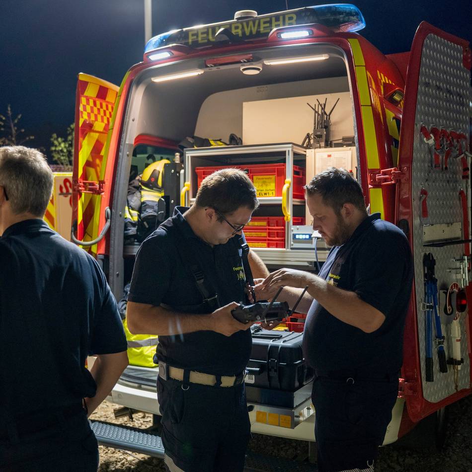 Waldbrand in der Eifel: Drohne aus Jüchen spürt Glutnester in Hürtgenwald auf