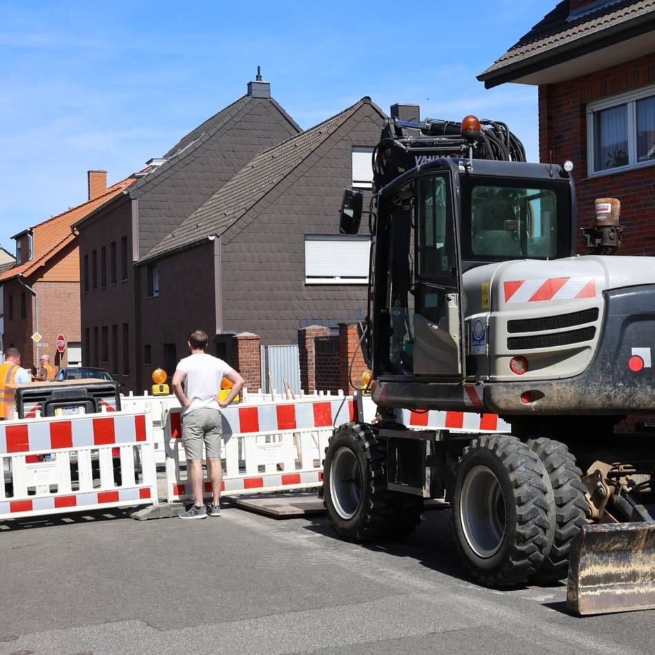 Das weckt Erinnerungen an 2022: Neuer „Absacker“ in Orken – Düsseldorfer Straße ist wieder eingebrochen