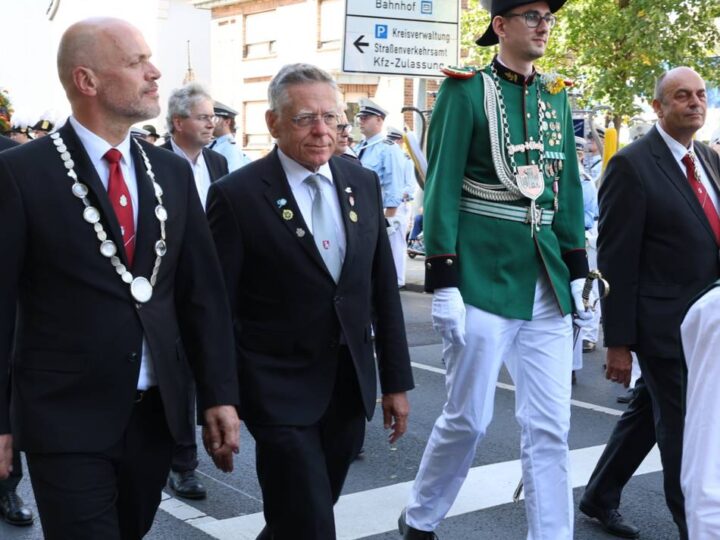 Gewinnspiel in Grevenbroich: Stadt verlost 2 mal 2 Karten für die Serenade aus dem Alten Rathaus