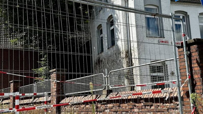 Ehemalige Luther-Schule in Kleve: Durchgebogene Dachbalken – Gutachterin warnt vor Einsturzgefahr