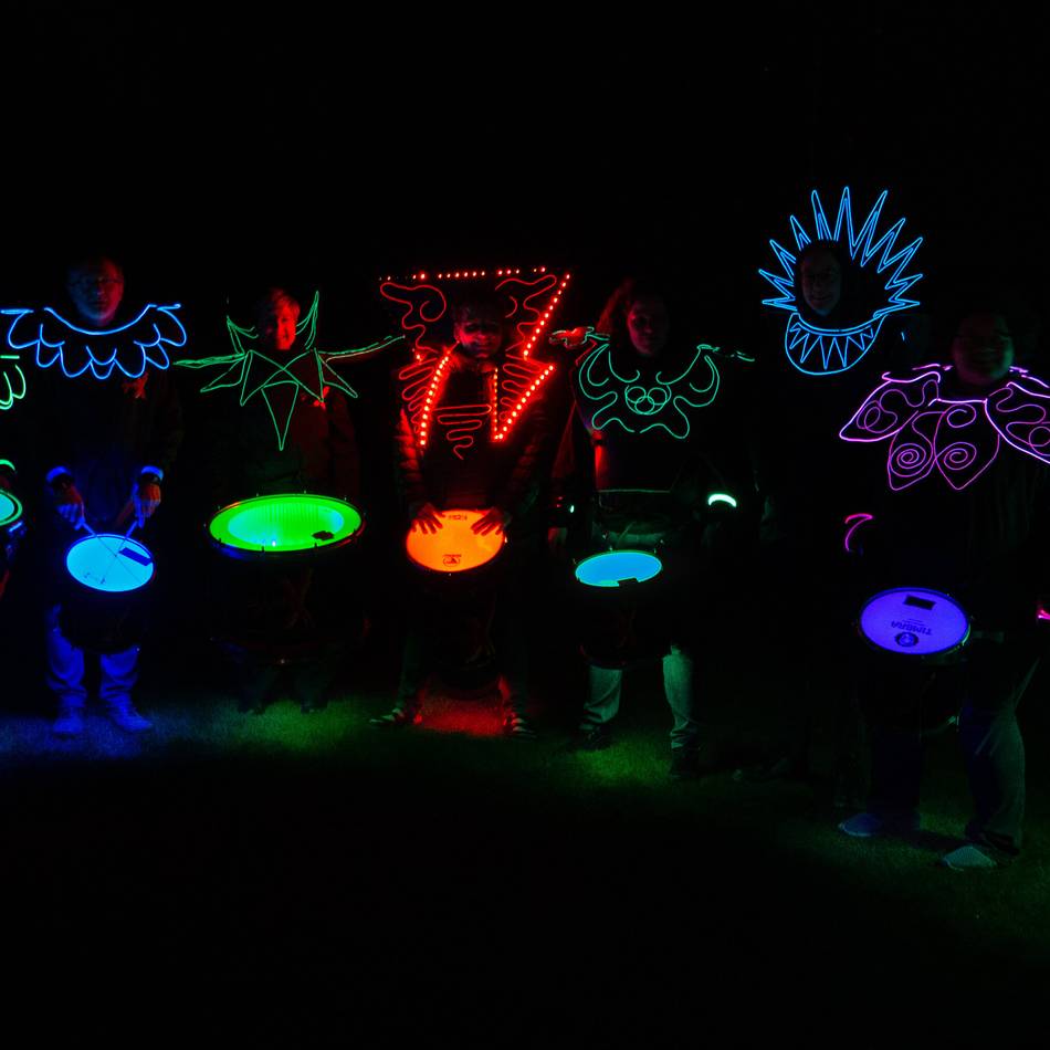 Nachtsegeln auf Xantener Nordsee: Brasilianische Rhythmen begleiten das Lampion-Segeln