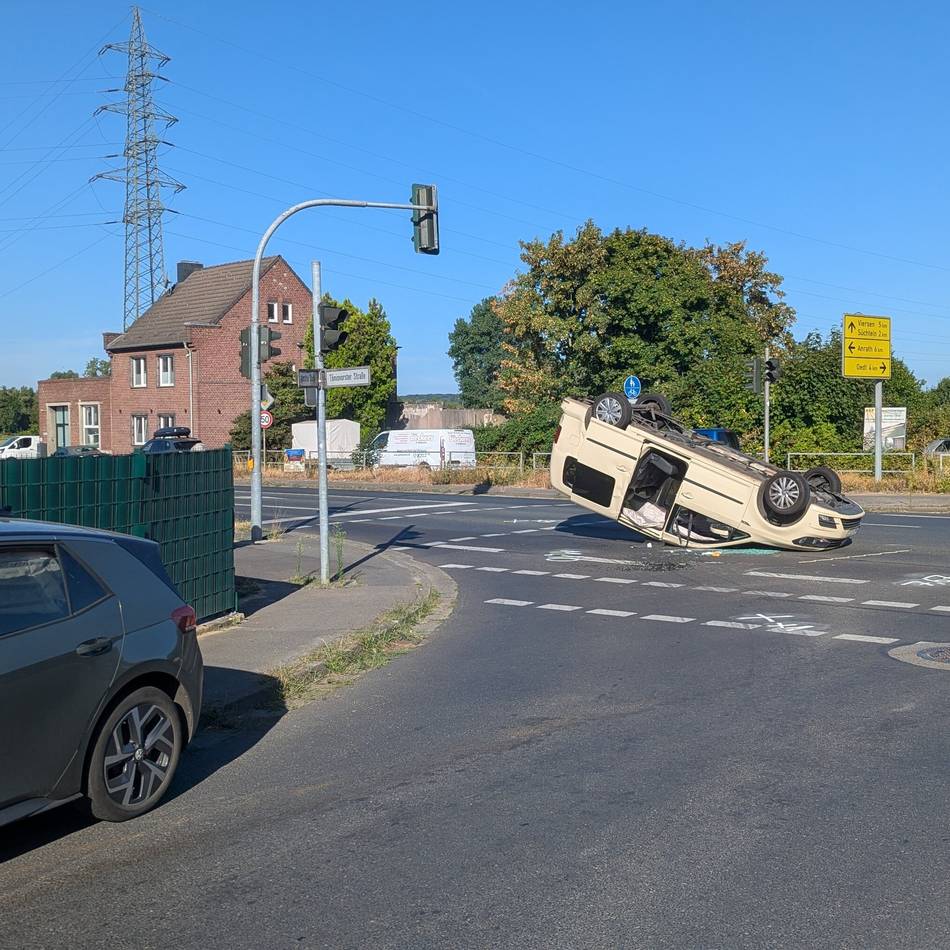 Verkehrsunfälle in Süchteln: Zwei Unfälle in einer Stunde legen Straßen lahm