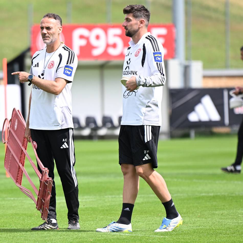 „War ein Missverständnis“: Fortunas Co-Trainer ärgert sich über eigenen Spieler – Strafe folgt sofort