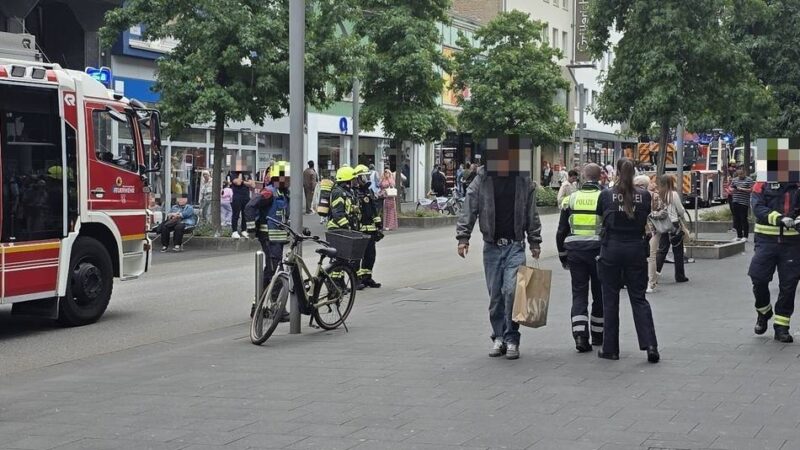 Gladbacher Zentrum: Feuerwehr-Einsatz an der Hindenburgstraße