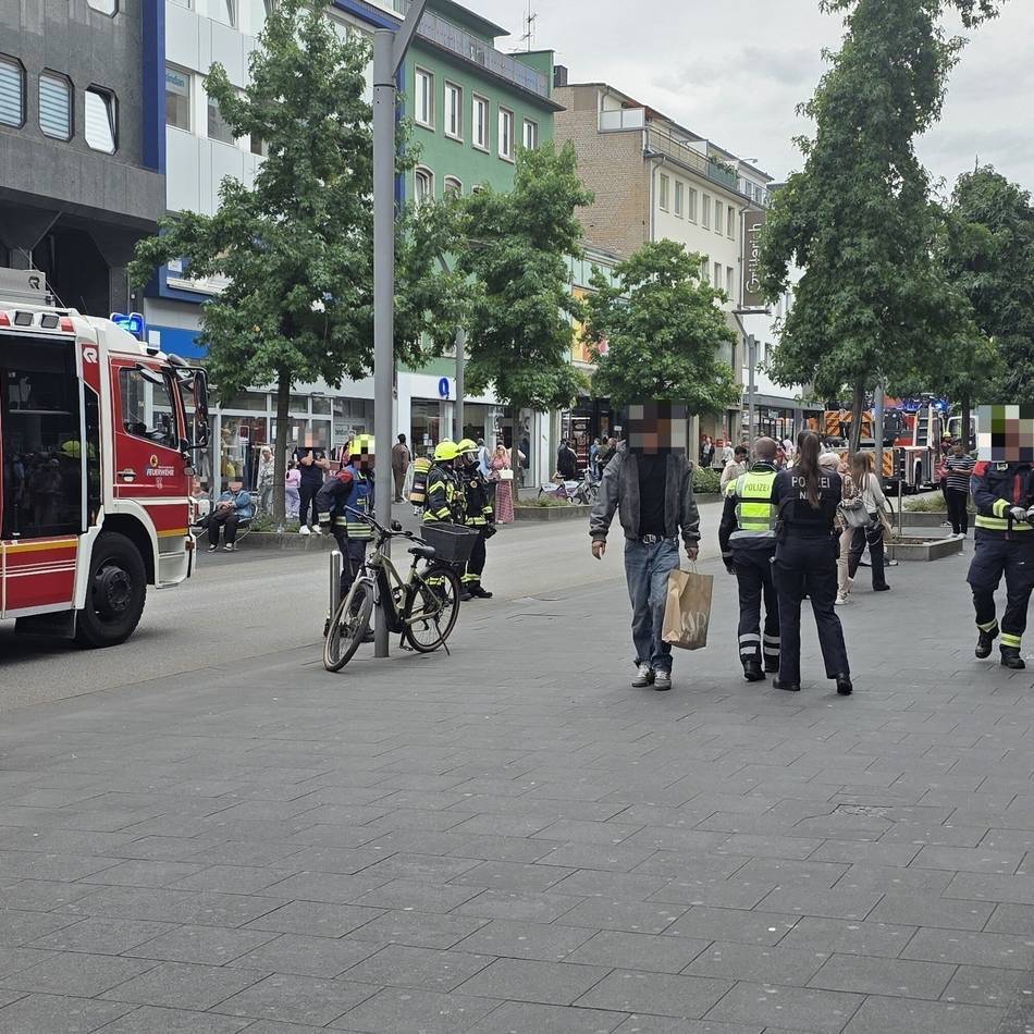 Gladbacher Zentrum: Feuerwehr-Einsatz an der Hindenburgstraße