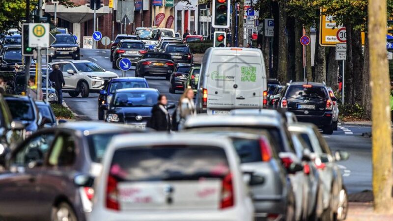 Mobilität im Kreis Kleve: Neuer Auto-Rekord im Kreis Kleve – auch bei E-Fahrzeugen