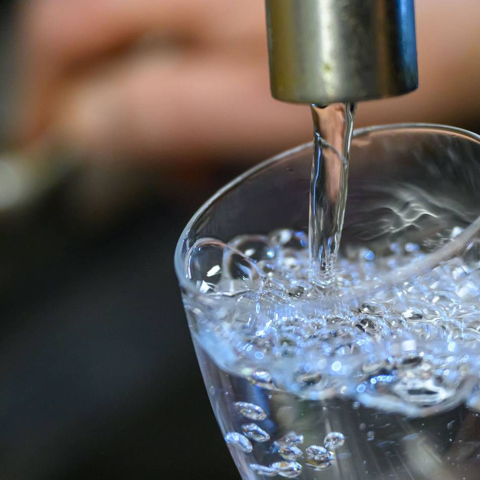 Maßnahme gegen Hitze: Kerken macht sein Rathaus zur Trinkwasser-Station