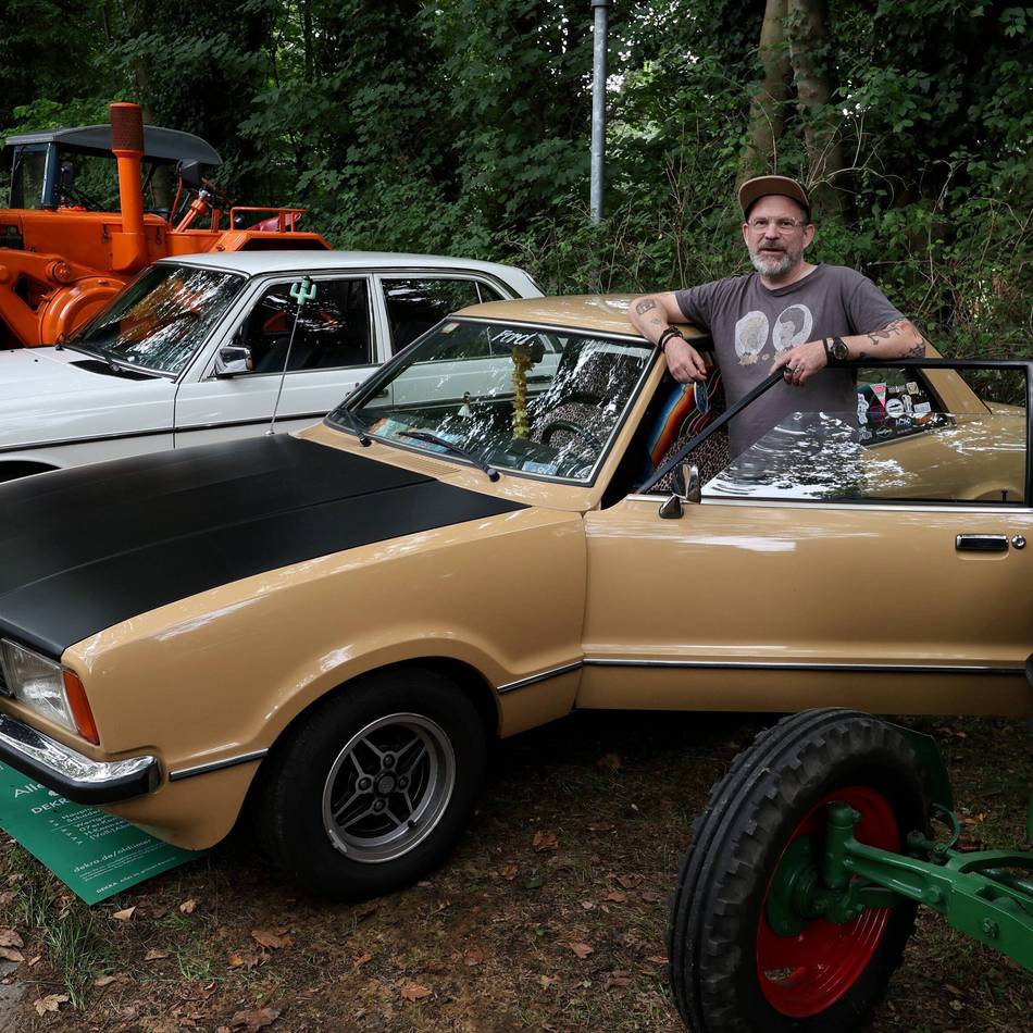 Pattscheider Oldtimertreff in Leverkusen: Wie ein Ford Taunus mit Sitzen in Leoparden-Optik zur Nichtraucher-Belohnung wurde