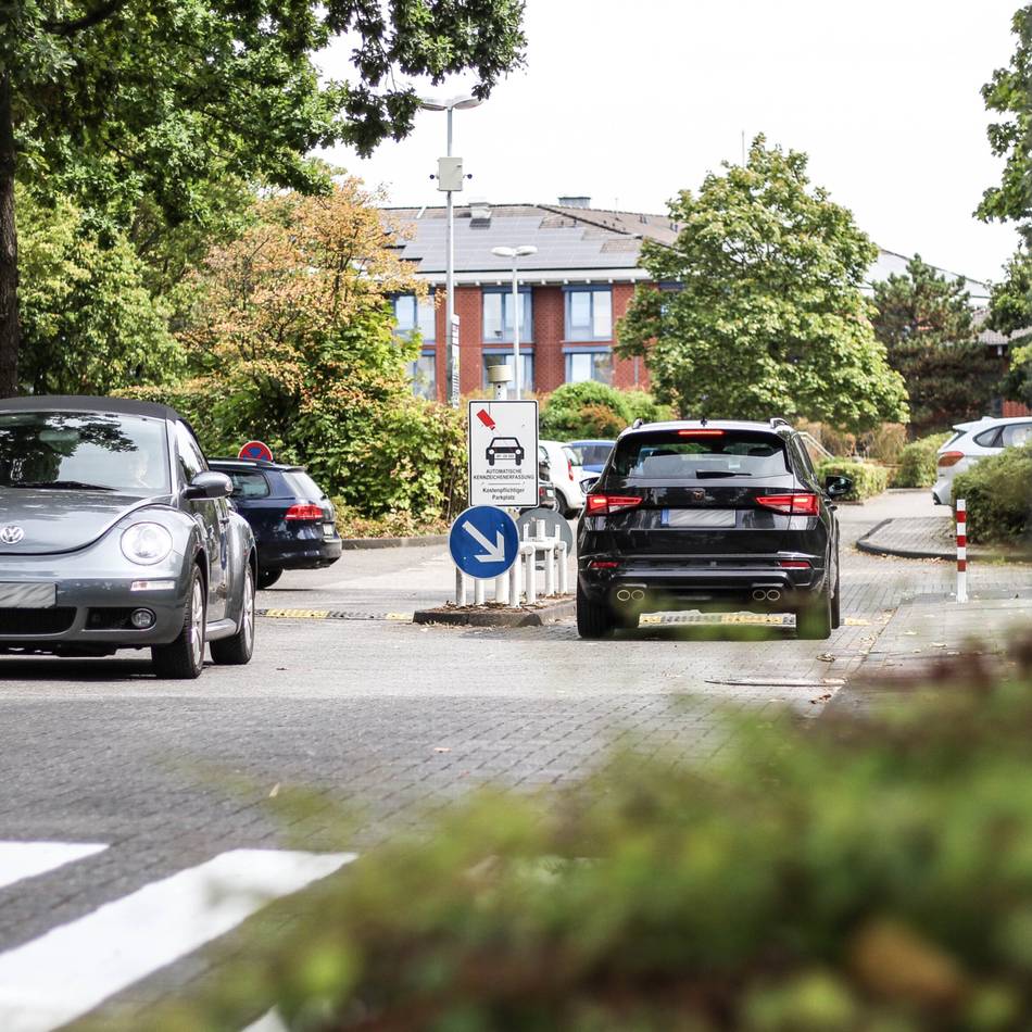 Rheinland-Klinikum in Grevenbroich: Ärger um angebliche Abzocke – Krankenhaus steuert bei Parkplatz nach