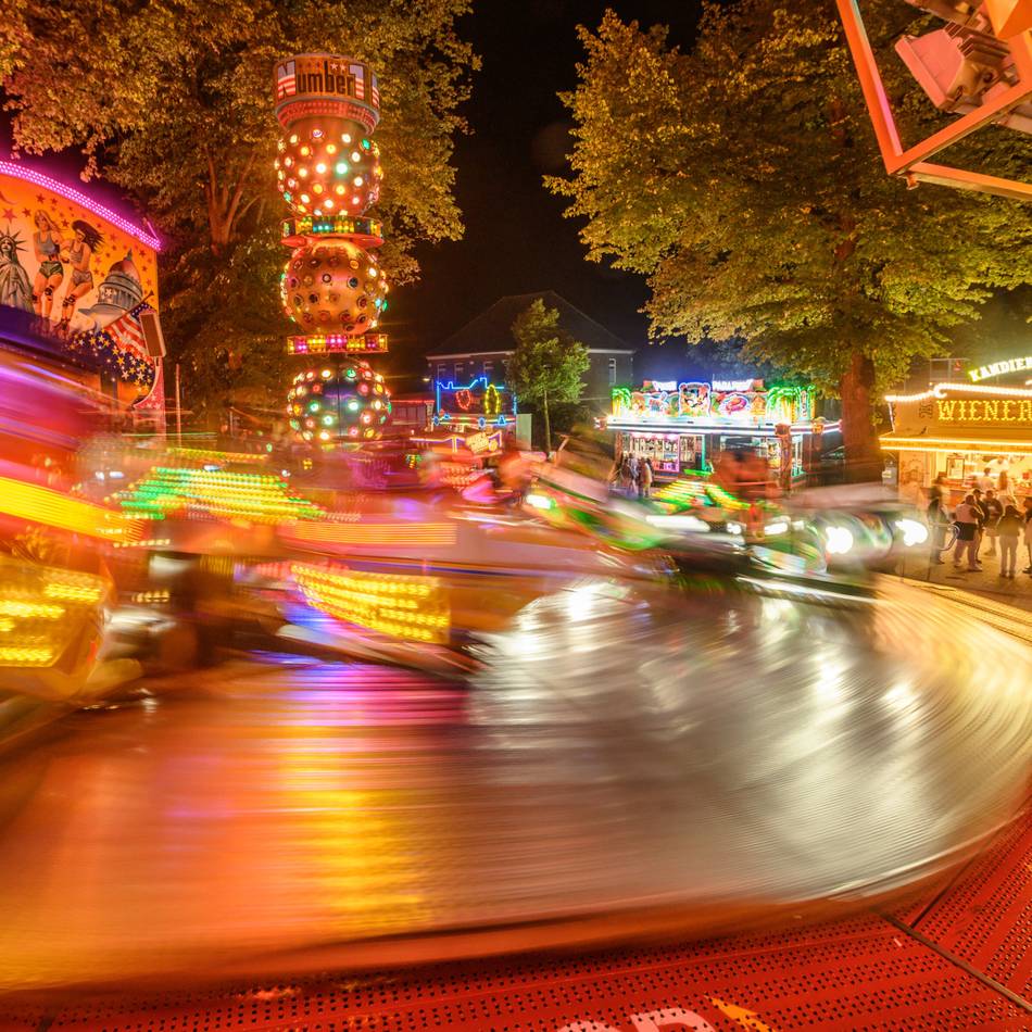 Kult-Kirmes in Kleve: Das „Epizentrum Materborn“ ist eröffnet