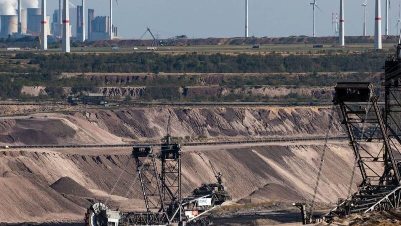 Tagebau Garzweiler: Proteste wegen Debatte um Kohleausstieg