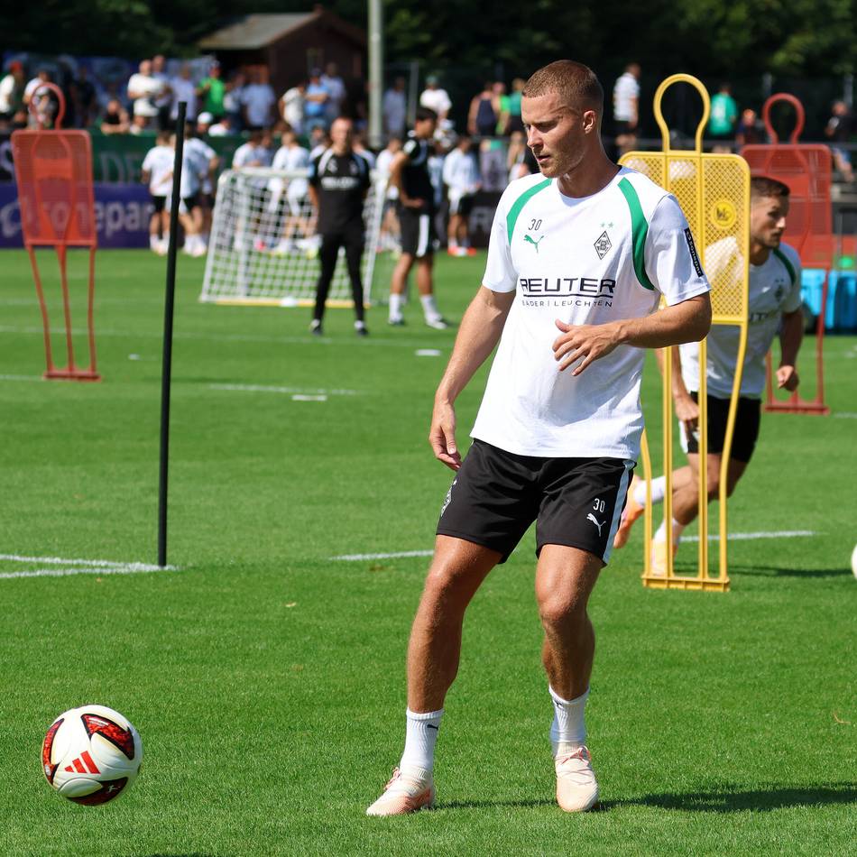 Diks will um ihn kämpfen: Elvedi ist zurück bei Borussia – jetzt stellt sich die Zukunftsfrage