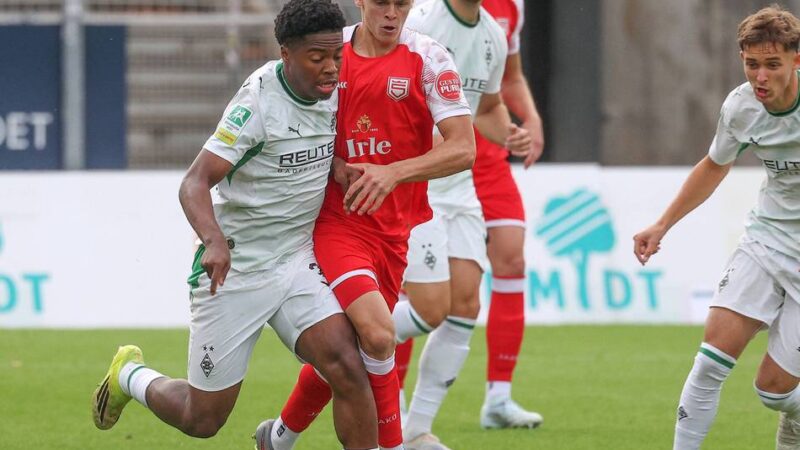 „Das erwartete schwere Spiel“: Torchance aus 60 Metern – Borussias U23 holt einen Punkt in Siegen