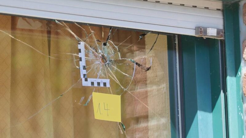 Schüsse in Leverkusen: Einschusslöcher am Pfarrheim – Polizei rätselt über Waffen