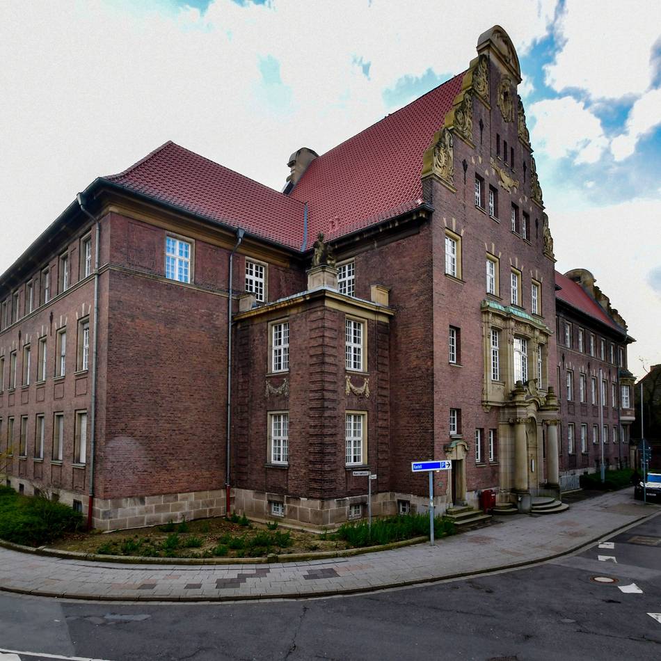 Prozess in Moers: Mann soll Kinder belästigt und Frau bedrängt haben