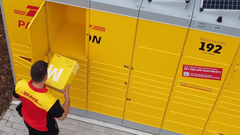 Zusätzliches Angebot: Solarbetriebene DHL Packstation an der Bergiusstraße eröffnet