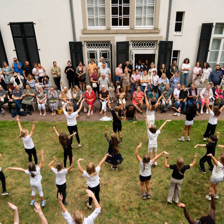 Aktiv im Museum Koekkoek: Wo die Stille tanzt – Wenn Kinder Kunst in Bewegung bringen