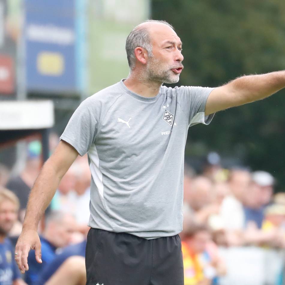 3:1-Sieg in Paderborn: Ein perfekter Start für die U23 und ihren Trainer Enache