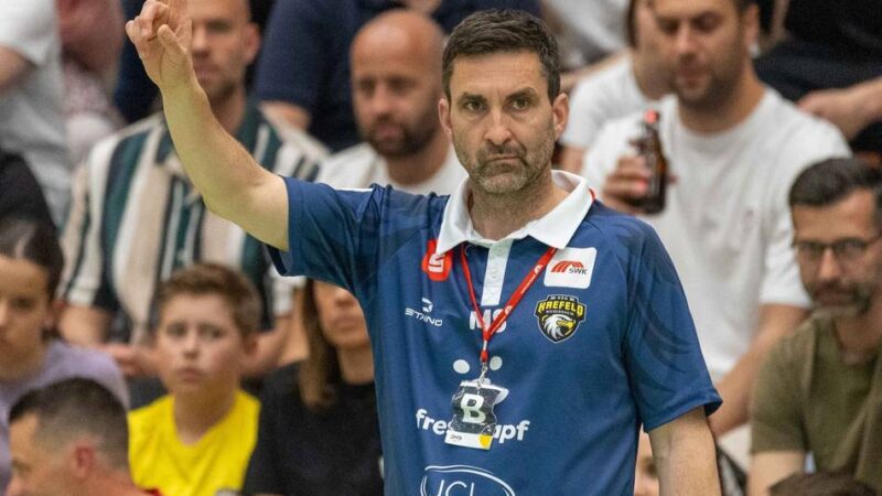 Konzentration auf den Sport: Mark Schmetz sieht die HSG Krefeld auf einem guten Weg