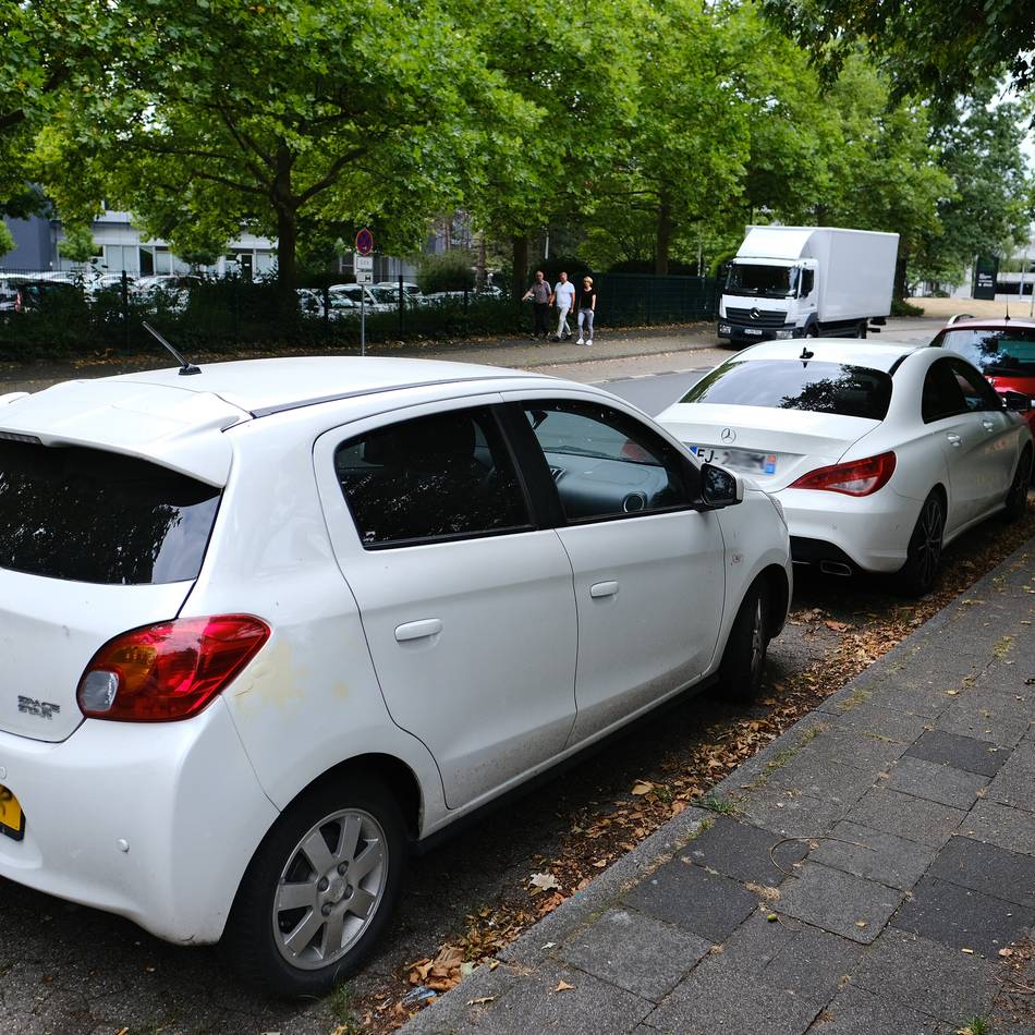 Park & Fly im Kreis Mettmann: Behörden-Kontrolle deckt mehrere Verstöße auf