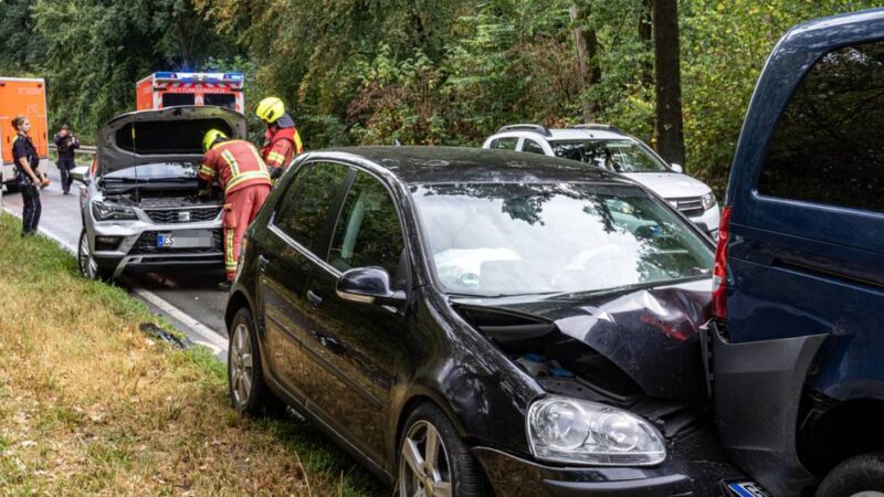 Drei Autos beteiligt: Schwerer Unfall am Willy-Brandt-Ring in Weeze