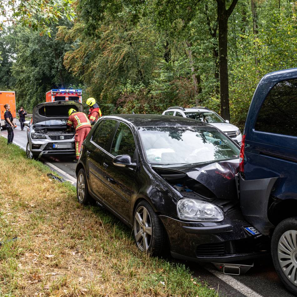 Drei Autos beteiligt: Schwerer Unfall am Willy-Brandt-Ring in Weeze