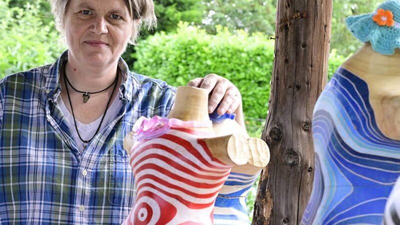 Ausstellung in Korschenbroich: „Kunst an der Kuhwiese“ im Bauerngarten von Sonja Kreutzer