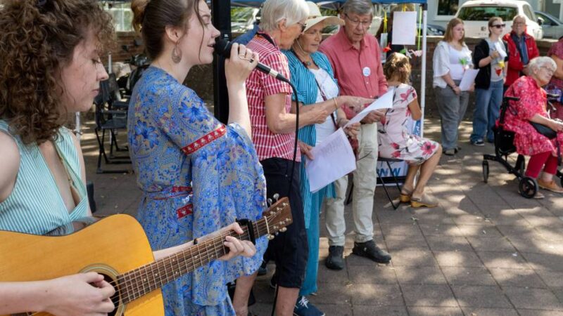 Mahnwache in Breyell: Stilles Gedenken an Hiroshima