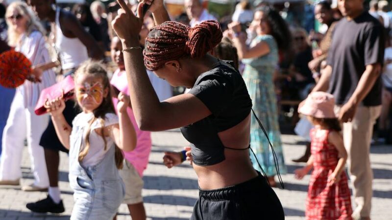 Afrika-Festival: Trommeln, bunte Farben und Krokodilfleisch in Korschenbroich