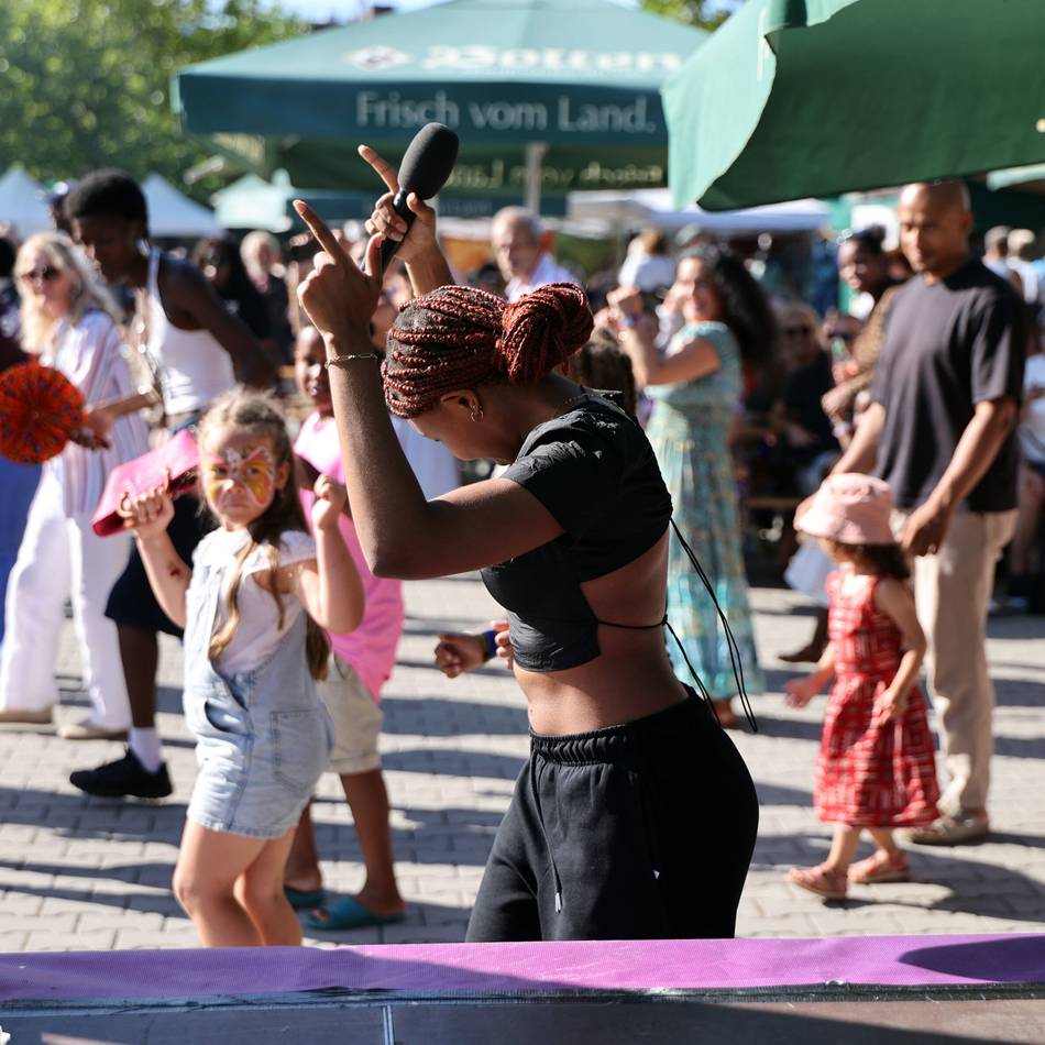Afrika-Festival: Trommeln, bunte Farben und Krokodilfleisch in Korschenbroich
