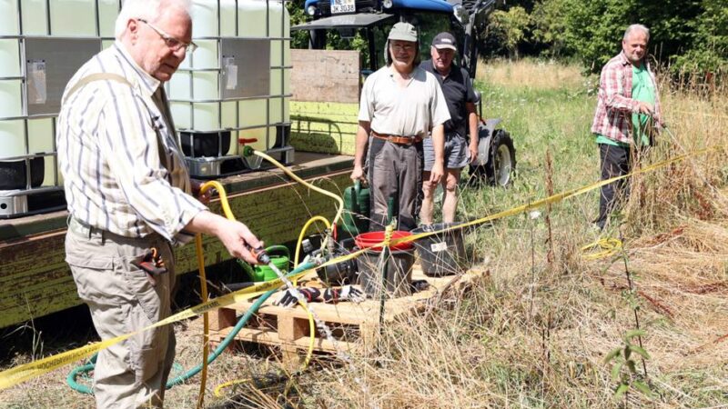 Aktion vom BUND in Korschenbroich: Der BUND sorgt für schonende Bewässerung seiner Wiese