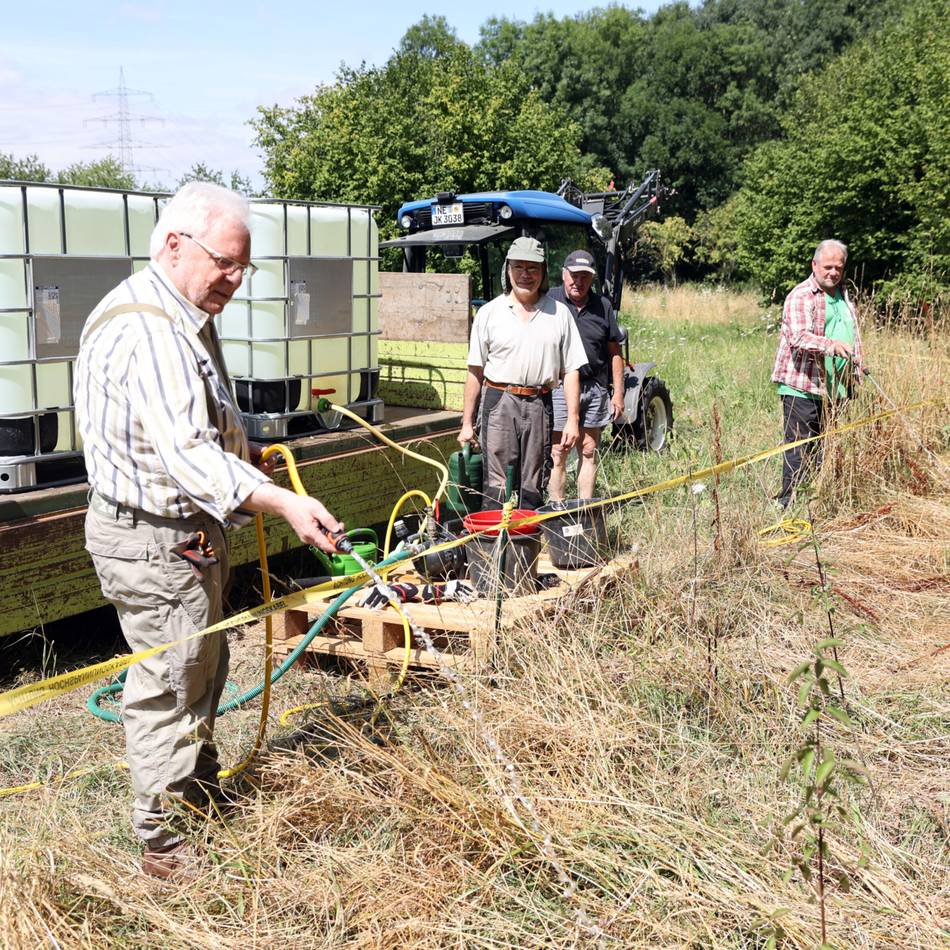 Aktion vom BUND in Korschenbroich: Der BUND sorgt für schonende Bewässerung seiner Wiese