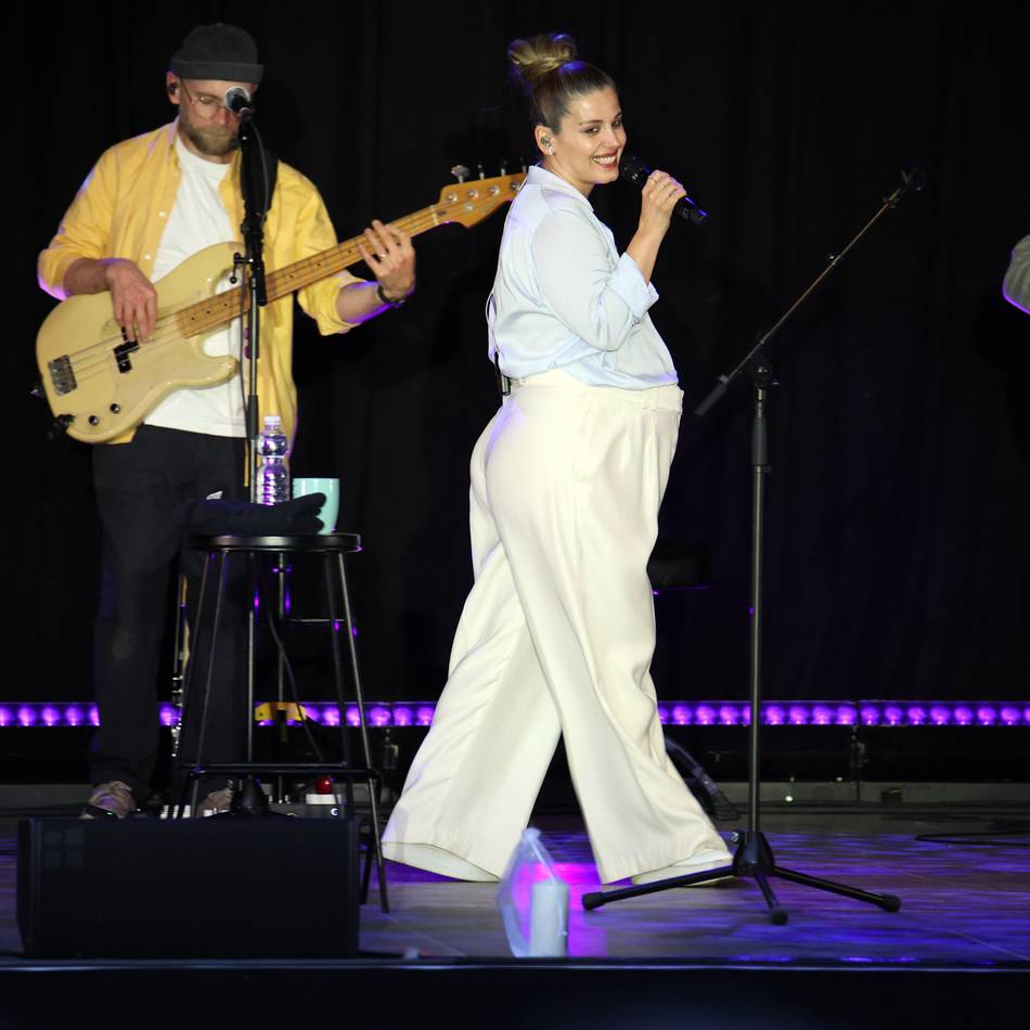 Katie Melua in Mönchengladbach: „Es ist unser letzter Auftritt für eine sehr lange Zeit“