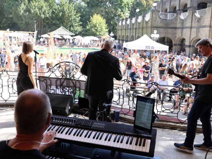 Musikalische Zeitreise: 2500 Besucher feiern „Kings for a day“ in Mönchengladbach