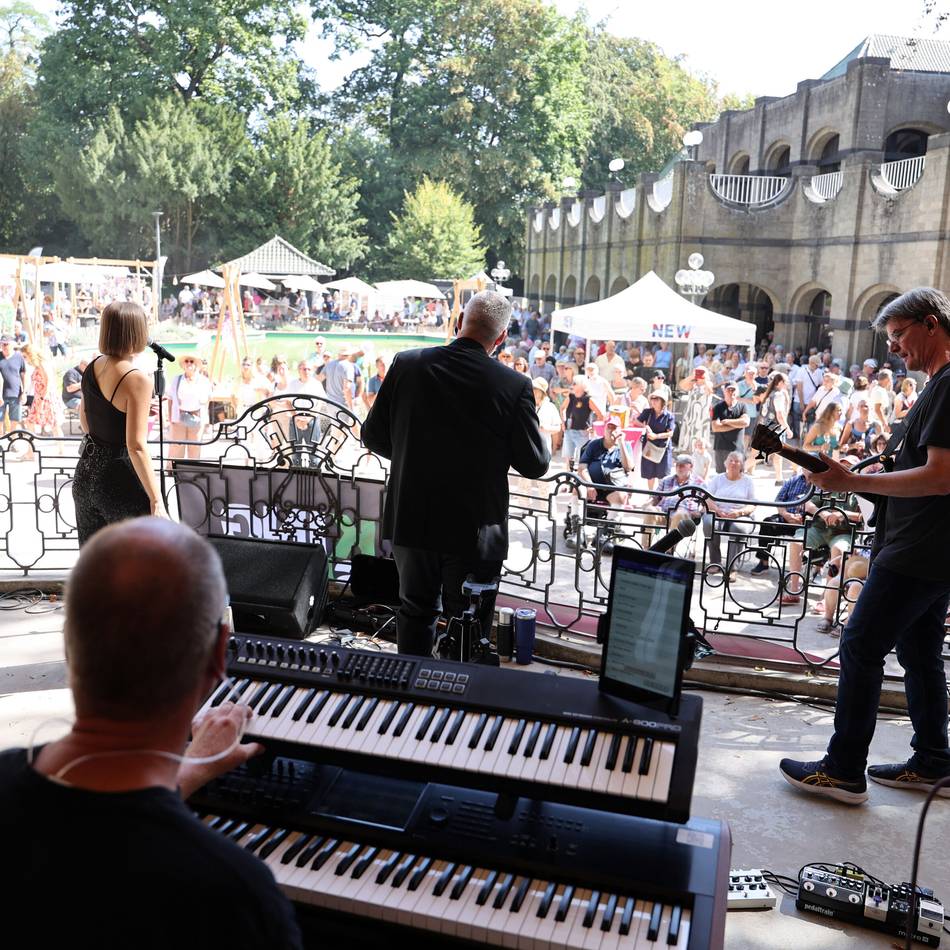 Musikalische Zeitreise: 2500 Besucher feiern „Kings for a day“ in Mönchengladbach