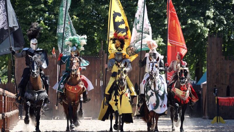 Zweitägiges Fest an Schloss Wickrath: Ritter, Met und Musik – Mönchengladbach feiert das Mittelalter