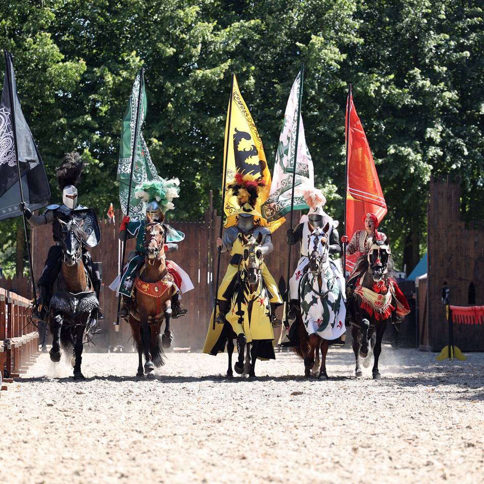 Zweitägiges Fest an Schloss Wickrath: Ritter, Met und Musik – Mönchengladbach feiert das Mittelalter