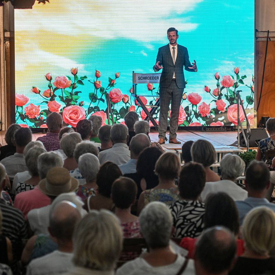 Florian Schröder zu Gast: „Volle Hütte“ beim Kabarett auf der Boeckelt