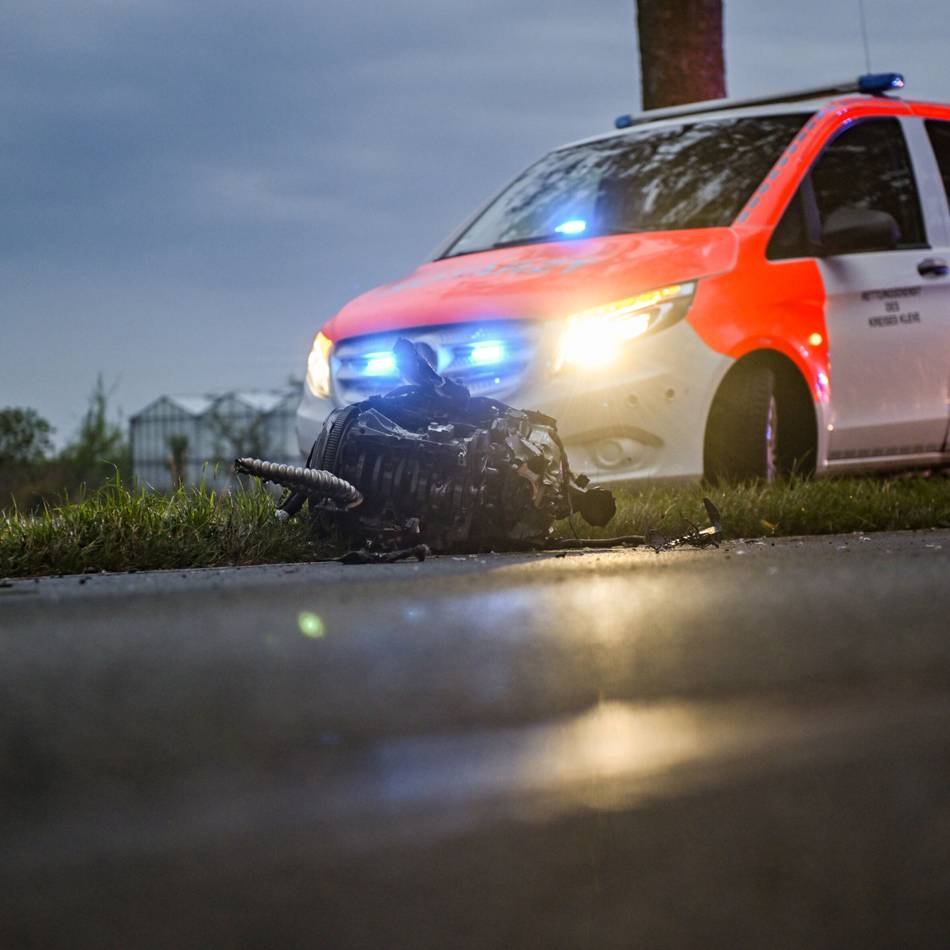 Bei Pont: Schwerer Unfall auf der B58 in Geldern