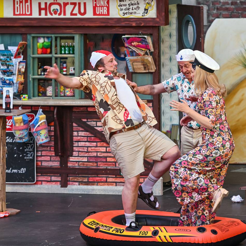 Schlossfestspiele Neersen: Von „Anita“ bis zum „Bett im Kornfeld“