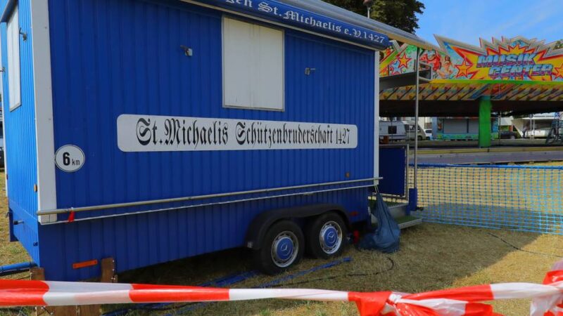 Messerangriff auf Kirmes in Rheinberg: Kripo schaltet Hinweisportal frei – Fotos und Videos von Vorfall gesucht